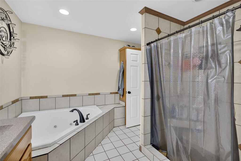 ACRES: 16.000 ABST: 227 SUR: JOSIAH EVANS - Residential