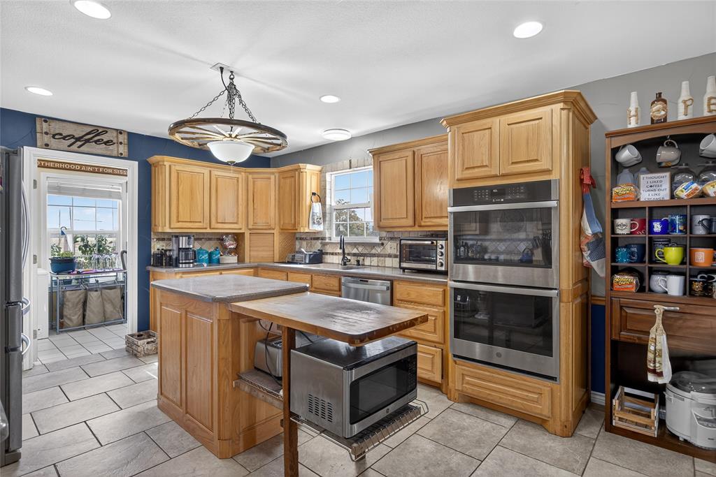 ACRES: 16.000 ABST: 227 SUR: JOSIAH EVANS - Residential