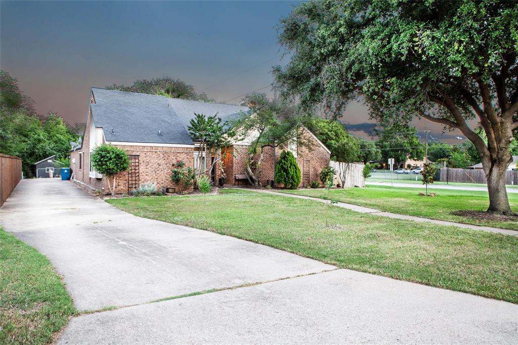 810 Highland Hills Lane