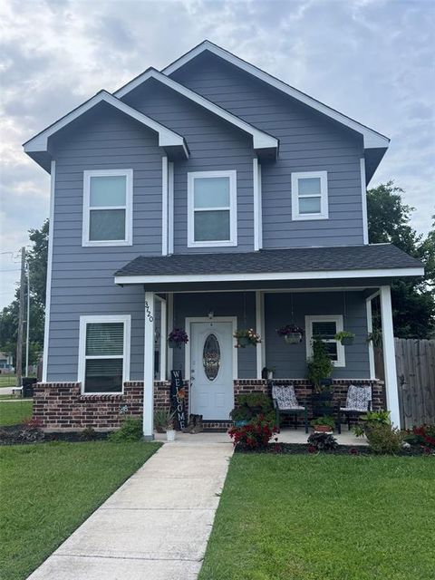 Tiny photo for 3720 Washington Street, Greenville, TX 75401 (MLS # 21316504)