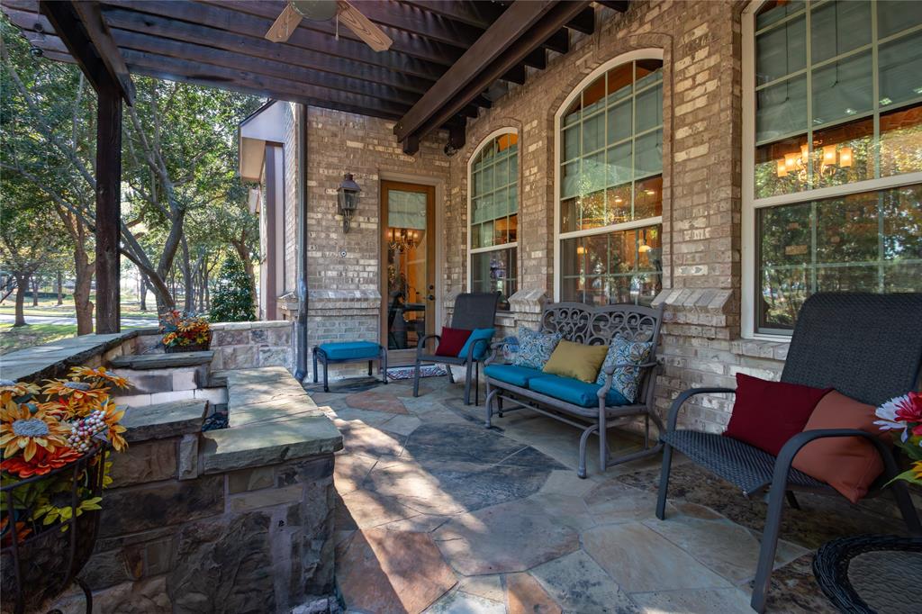 3908 Heritage Oaks Drive