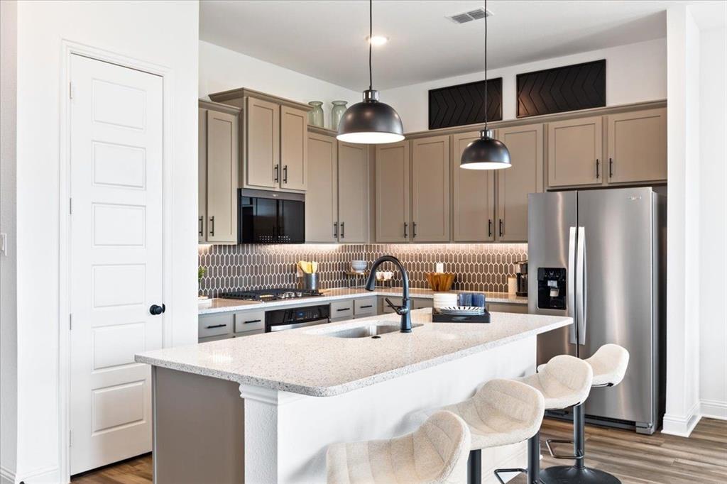 Sheppard's Place - Residential