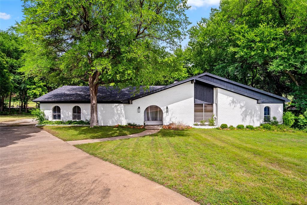 8524 Lake Country Drive