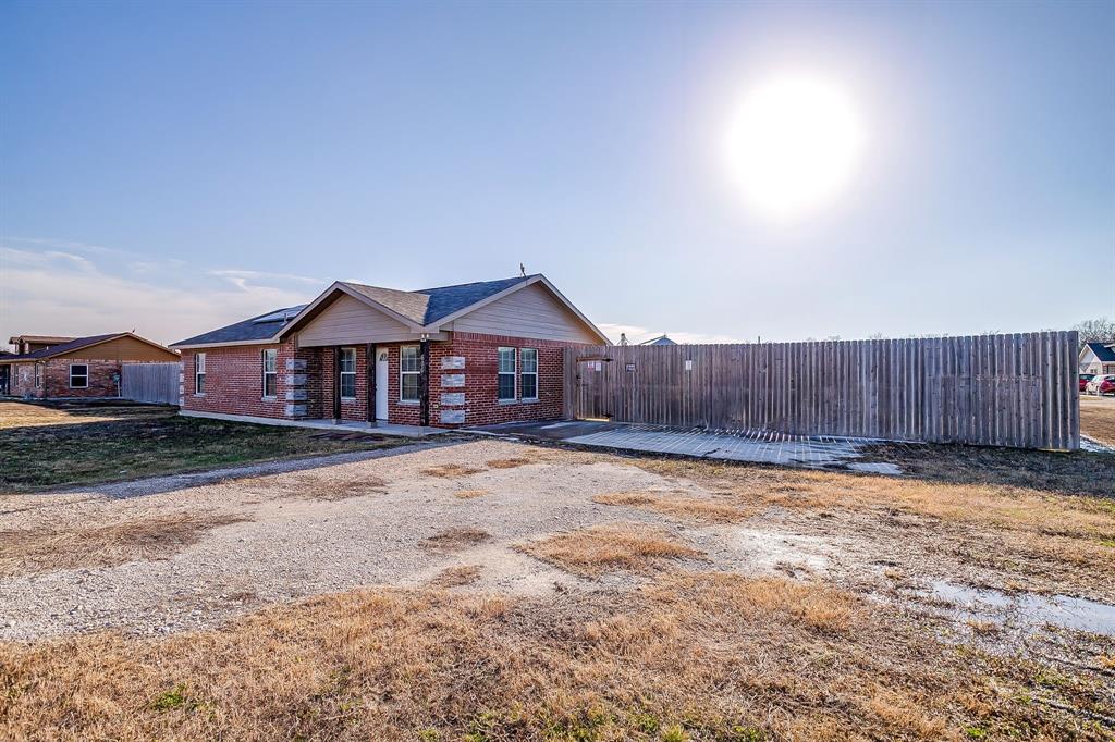 606 S Aquilla Street