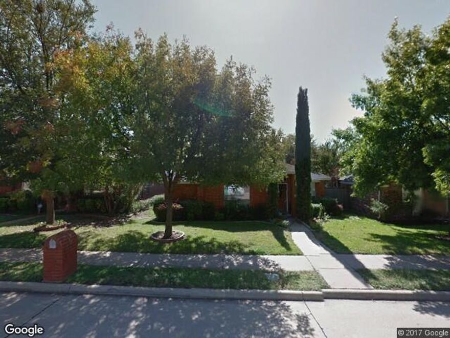 3 bed 2 bath with 2 living areas, good condition and in nice subdivision. n nice subdivision.  Open floor plan, high ceilings, neutral colors and laminate floors throughout. Exterior paint in process. 650 minimum credit score, 3.5 times rent and good rental history.  No Cats.