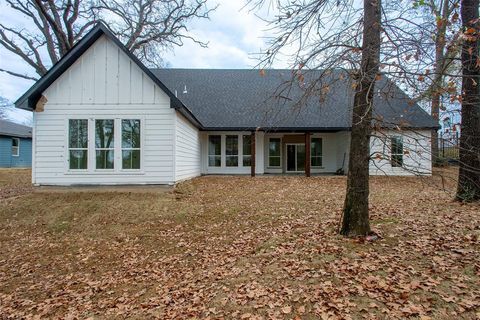 A home in Mabank