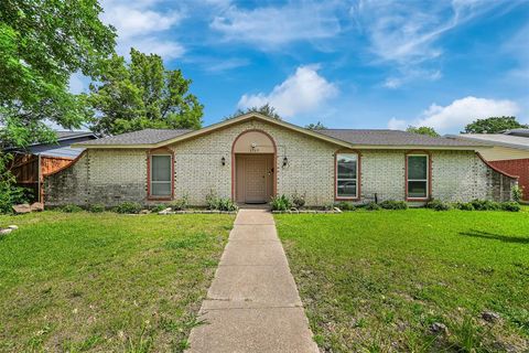 1717 Melrose Street Garland TX 75042