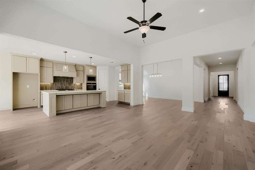 1811 Flowerfield Lane
