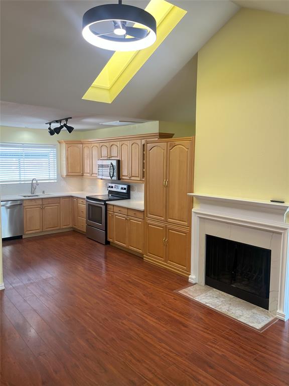 Bent Trail Twnhms - Residential