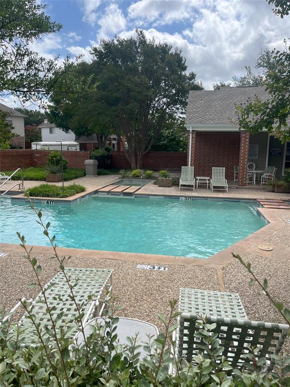 Bent Trail Twnhms - Residential