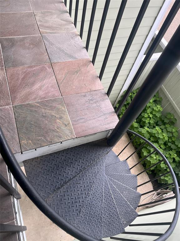 Bent Trail Twnhms - Residential