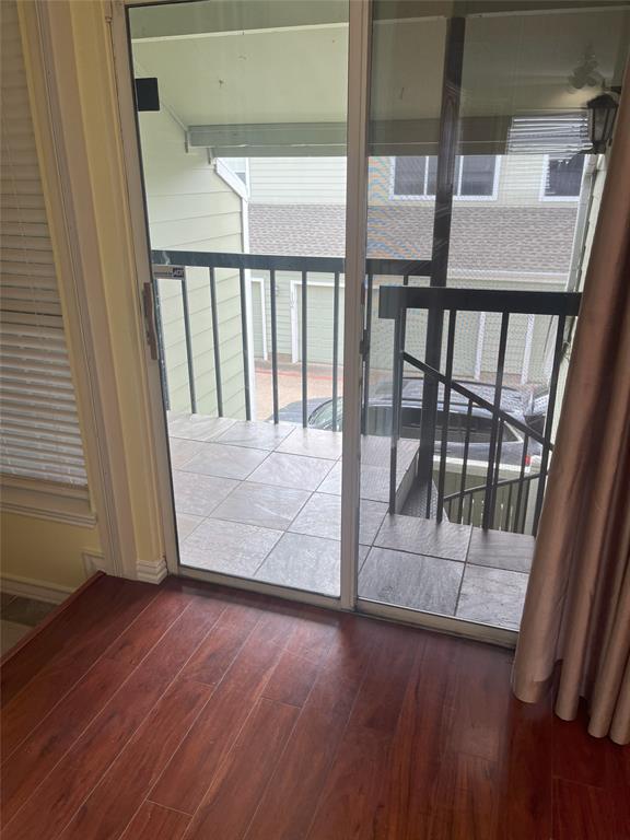 Bent Trail Twnhms - Residential