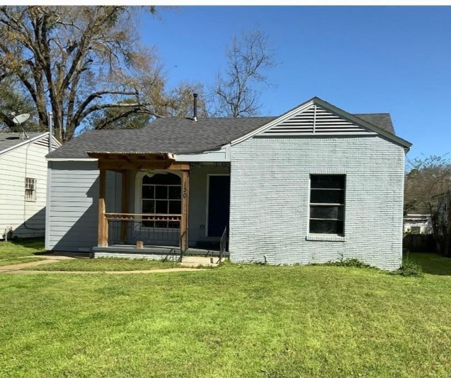 MOVE-IN SPECIAL, FLEXIBLE LEASE OPTIONS! This Highland area home has just the right touches, and you will be proud to call it home.  From the color scheme to flooring and appliances, it is a very comfortable place.  Clean and Move-in ready, with central heat and air along with ceiling fans. The kitchen has a peninsula layout which accommodates bar stools for extra seating. There is a separate laundry area spacious enough for full sized washer and dryer.  The back yard is large, fully fenced and has a concrete pad that can be used for outdoor cooking or additional seating.  Sign your lease before the the end of 2025, and select the 24 month lease option to receive HALF OFF your first month rent.