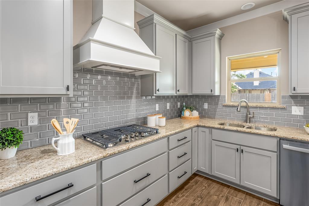 Pin Oak Landing - Residential