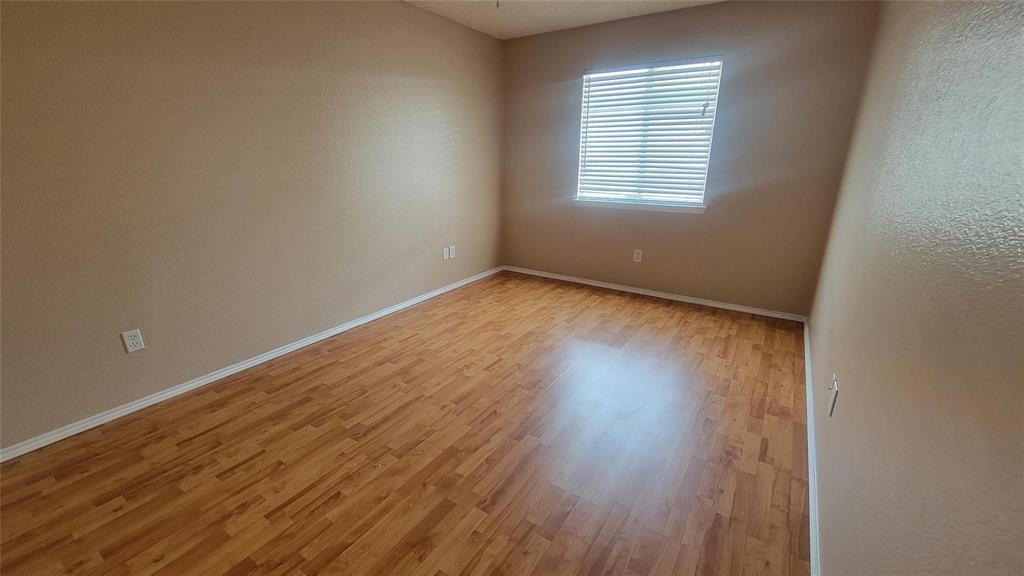 OAK HOLLOW ESTATES PHASE 1 [CAN], BLK D, LOT 7 - Residential Lease