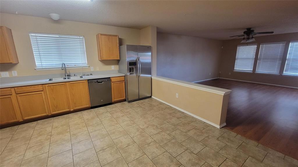 OAK HOLLOW ESTATES PHASE 1 [CAN], BLK D, LOT 7 - Residential Lease