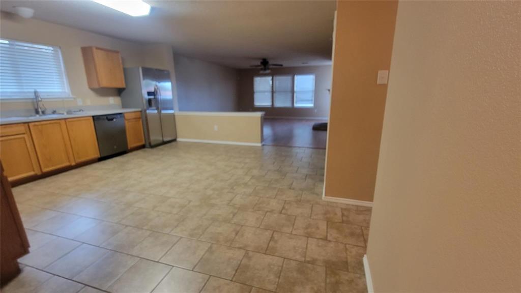 OAK HOLLOW ESTATES PHASE 1 [CAN], BLK D, LOT 7 - Residential Lease