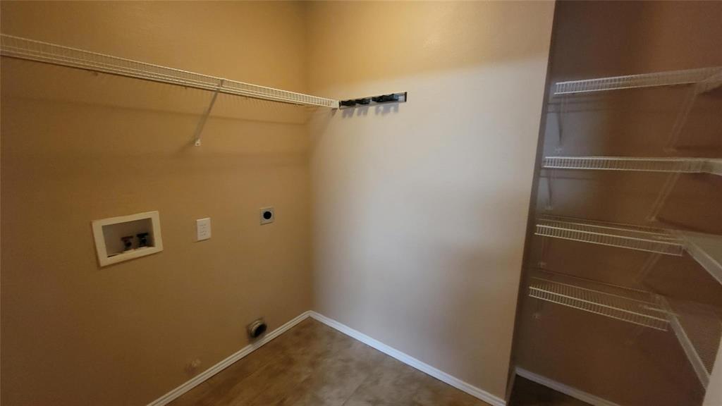 OAK HOLLOW ESTATES PHASE 1 [CAN], BLK D, LOT 7 - Residential Lease