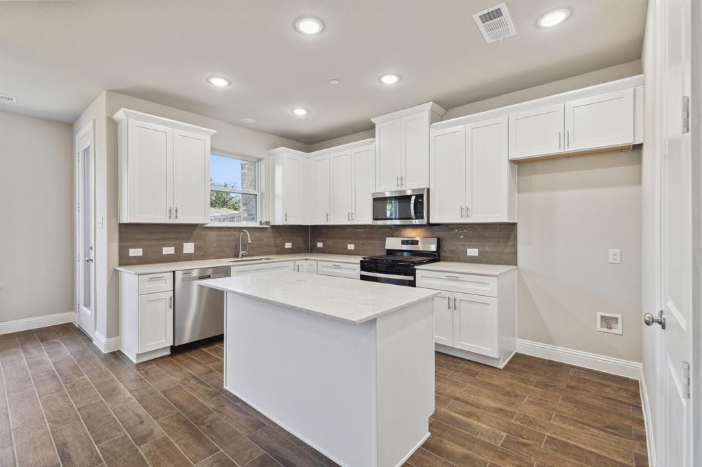 908 Heart Reef Road