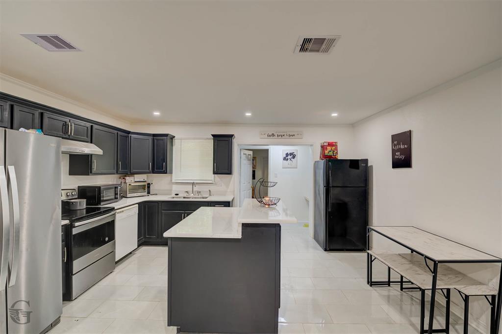 8947 Hawthorne Drive