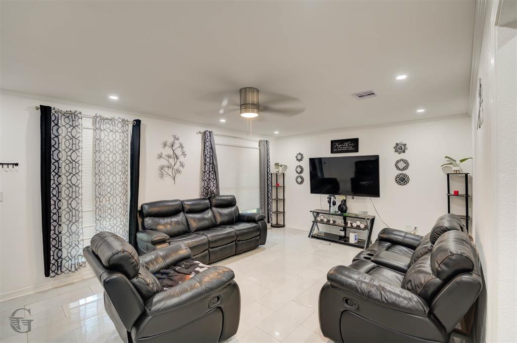 8947 Hawthorne Drive