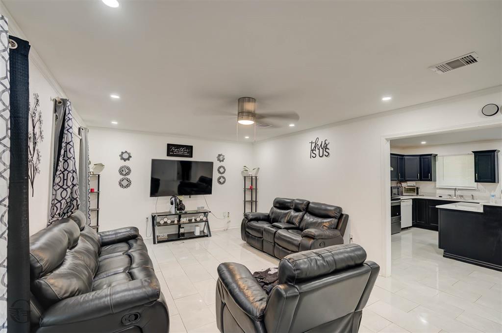 8947 Hawthorne Drive
