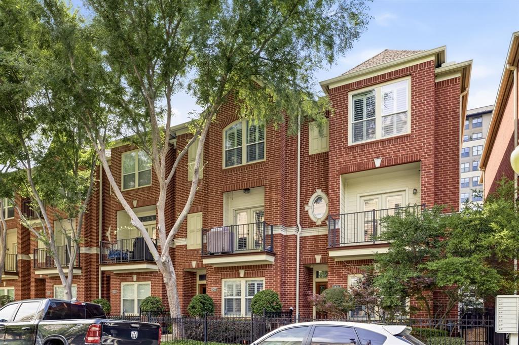 Hall Howell Tr - Residential