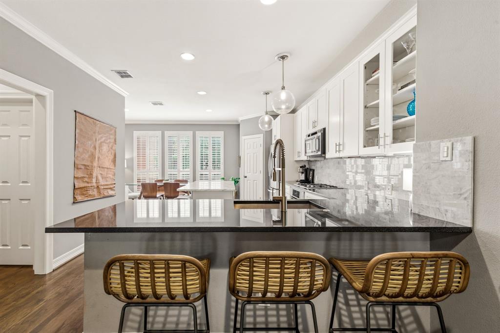 Hall Howell Tr - Residential