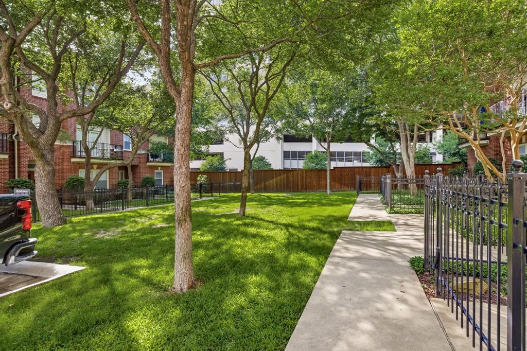Hall Howell Tr - Residential