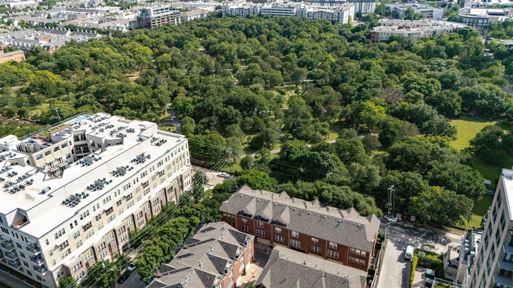 Hall Howell Tr - Residential