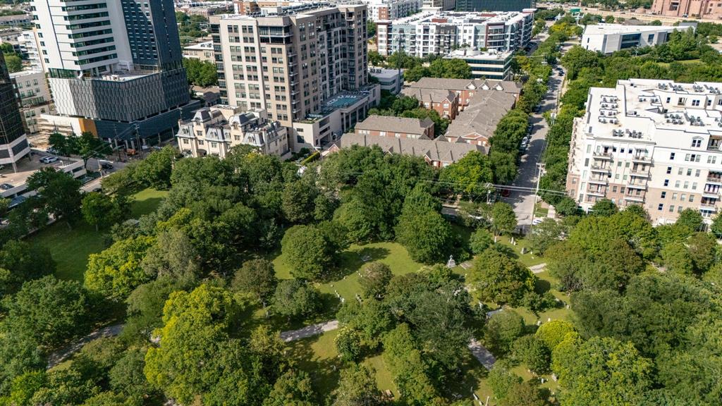 Hall Howell Tr - Residential