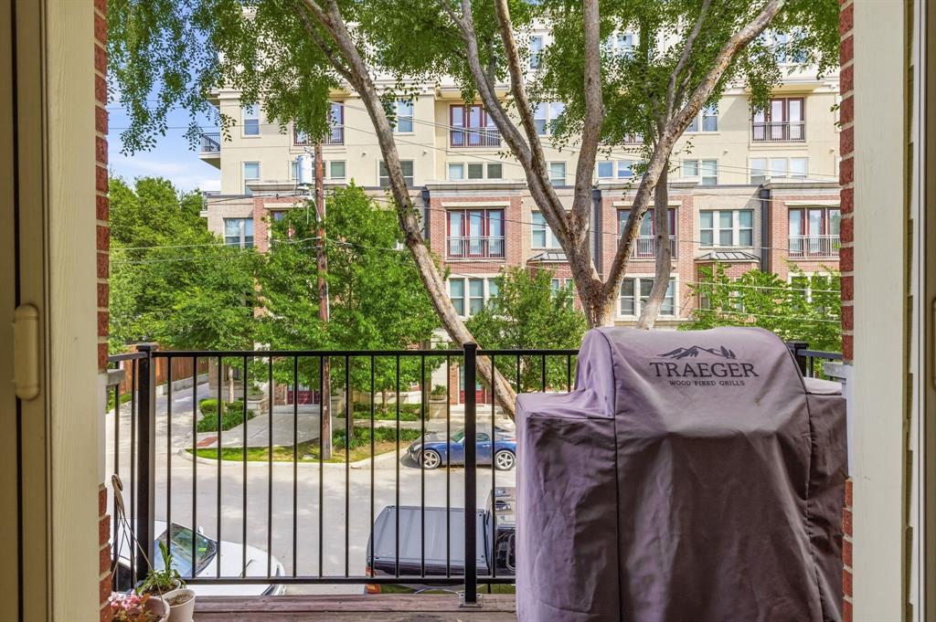 Hall Howell Tr - Residential