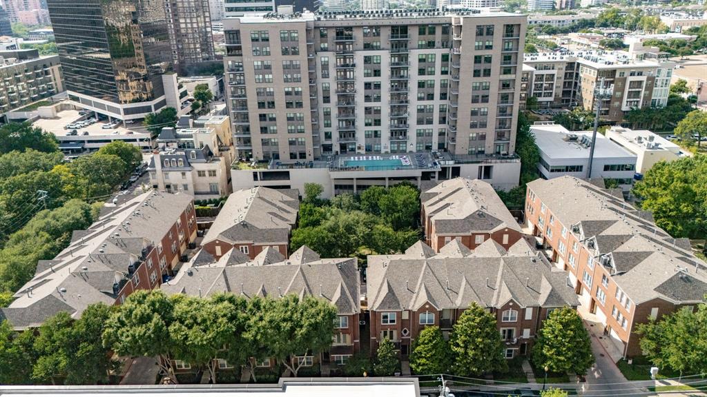 Hall Howell Tr - Residential