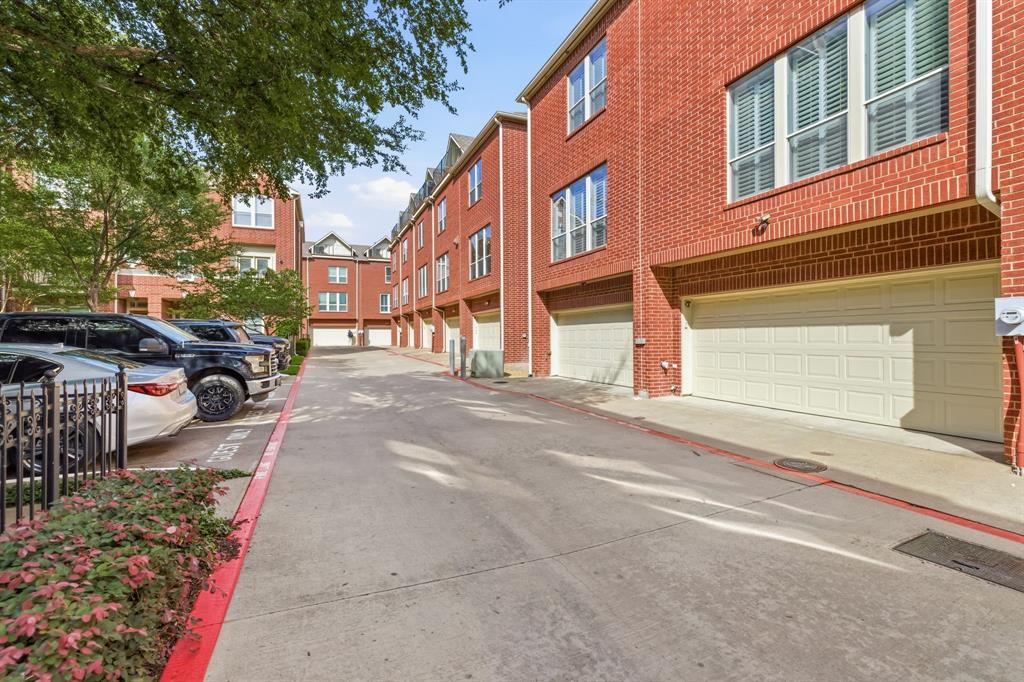 Hall Howell Tr - Residential