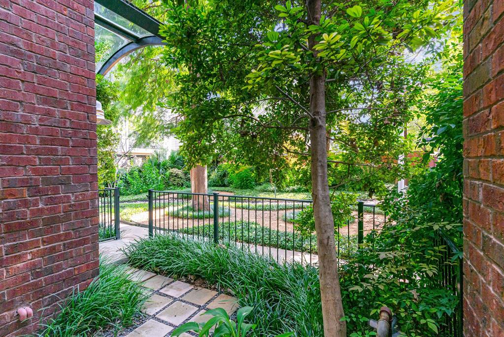 4231 Rawlins Street 23