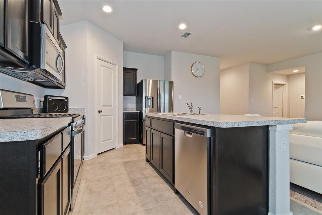 941 Loomis Trail