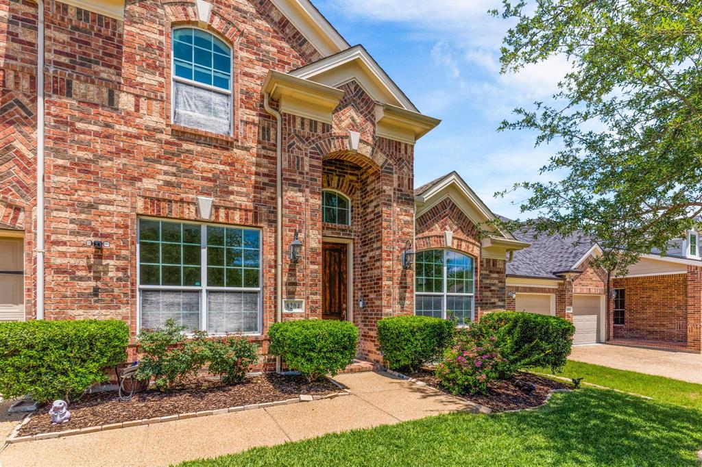 8204 Saint Clair Drive
