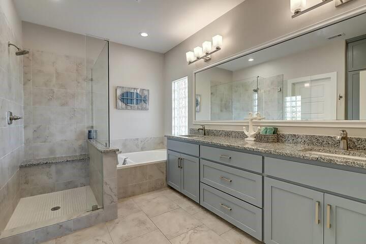 6501 Villa Castellon Drive