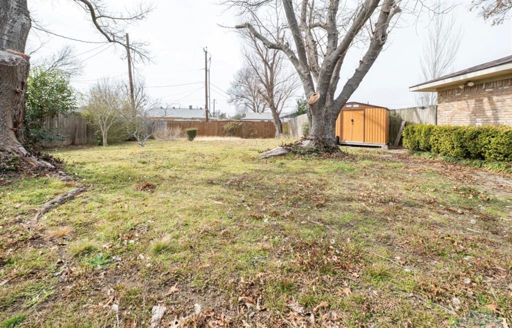 909 Bradfield Drive