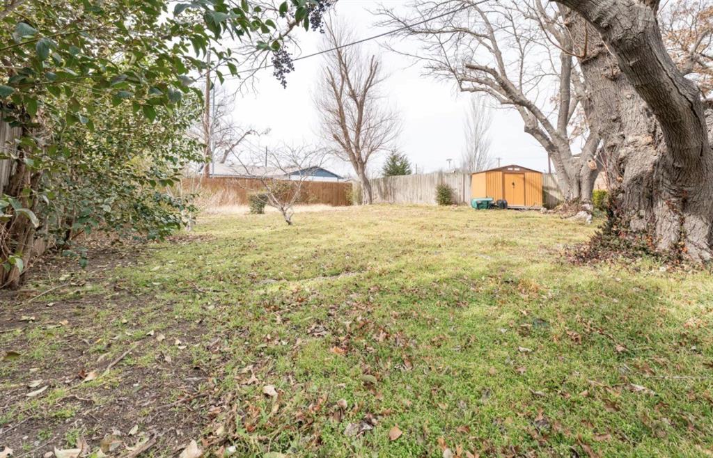 909 Bradfield Drive