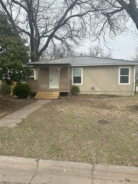 301 Orchard Street Bowie TX 76230