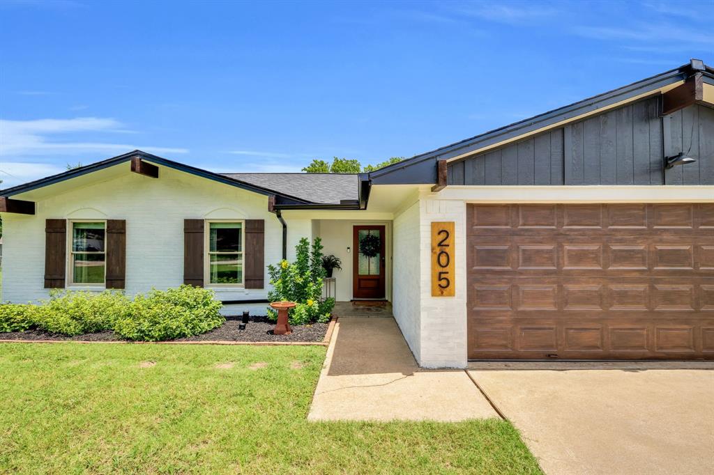 205 N Edgefield Road