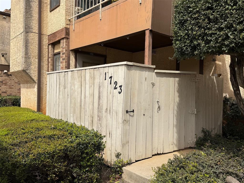 Crestbluff Condo - Residential