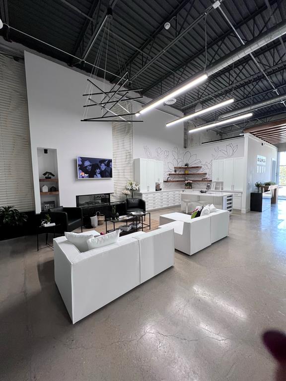 1380 River Bend - Commercial Sale