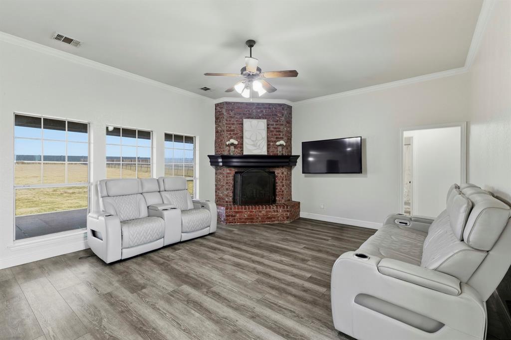 16422 Prairie Meadow