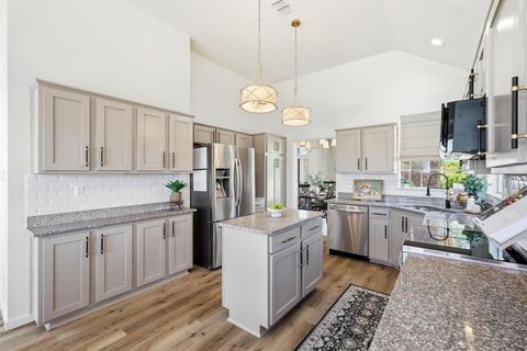 Tiny photo for 5028 Lake Vista Drive, The Colony, TX 75056 (MLS # 21230743)