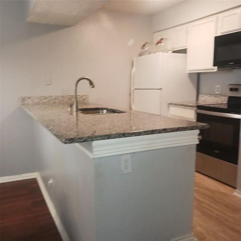 5750 Phoenix Drive 33 Dallas TX 75231