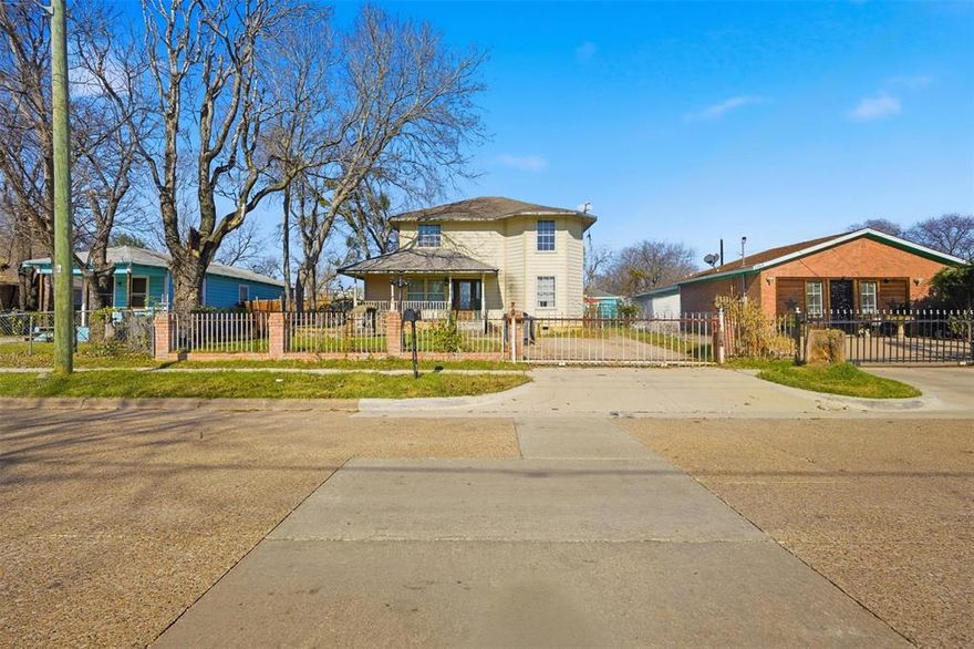 CALLING all investors! This is a rare opportunity in West Dallas priced way below market! This 4-bedroom, 3.5-bath home with a separate apartment is located near Trinity Groves, the Skyline Trail, and trendy Bishop Artsin a rapidly growing area. The property offers excellent potential for renovation or customization and is well suited for investors or owner-occupants looking to add value. Convenient access to downtown Dallas, major highways, and local amenities. All offers considered. Motivated seller. Buyer and buyers agent to verify measurements and schools.