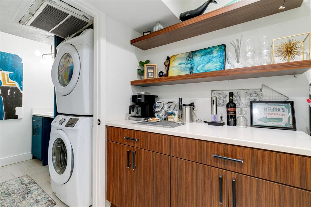 Los Nogales Condo - Residential