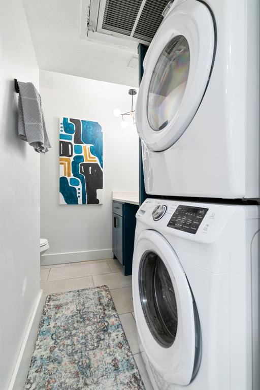 Los Nogales Condo - Residential